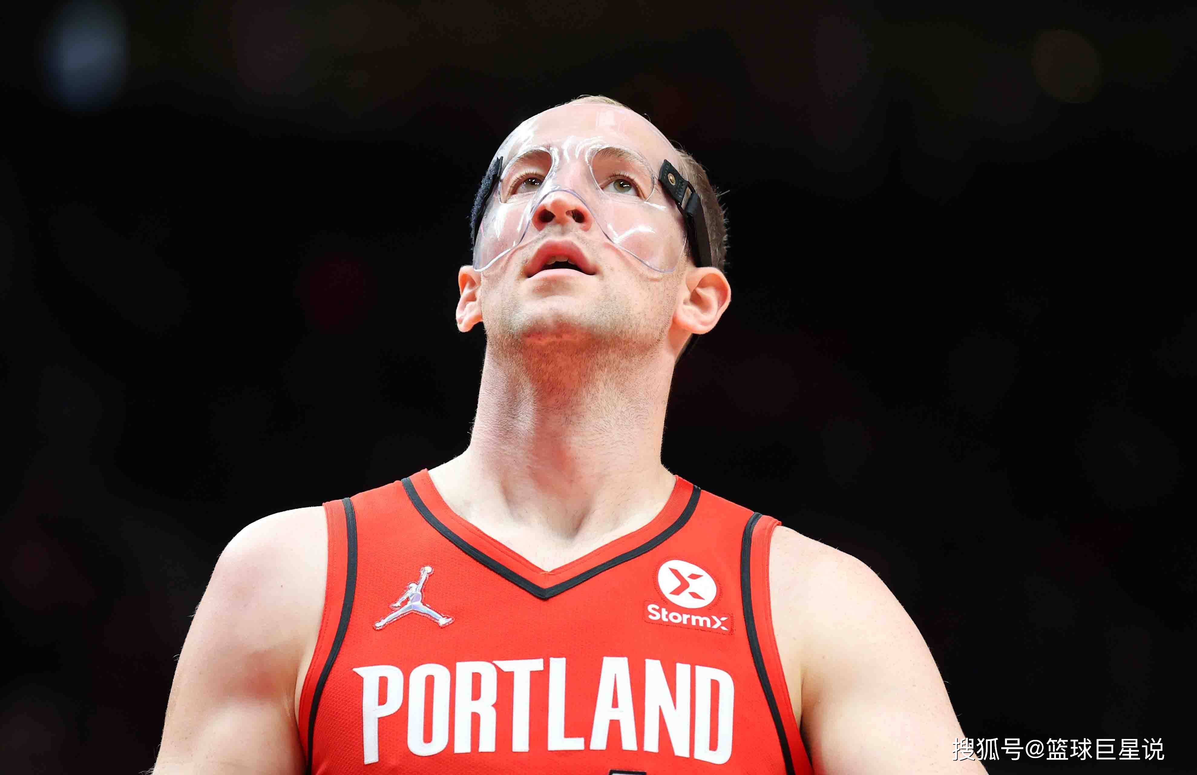 里尔后卫因紧急手术缺席训练的简单介绍