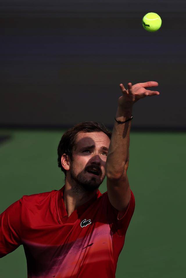 包含世界网球队血洗德国网球队，梅德韦杰夫打破历史纪录的词条