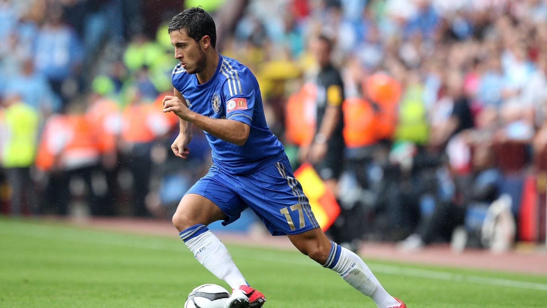 开云体育登录-赛道与绿茵的交响，F1年度争冠之夜，德布劳内统治全场